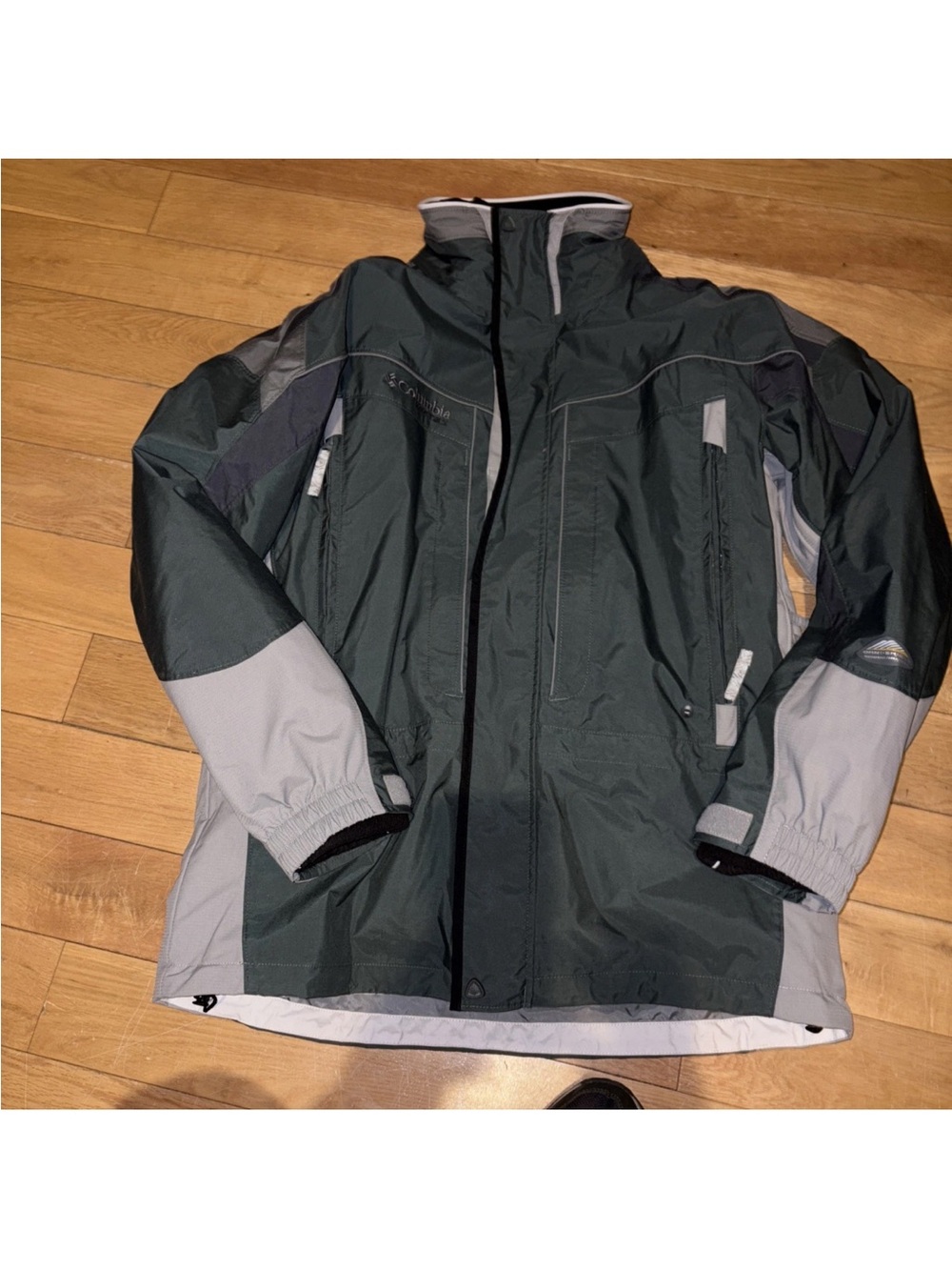 Columbia Men's Dark Green and Light Gray Ski Jacket